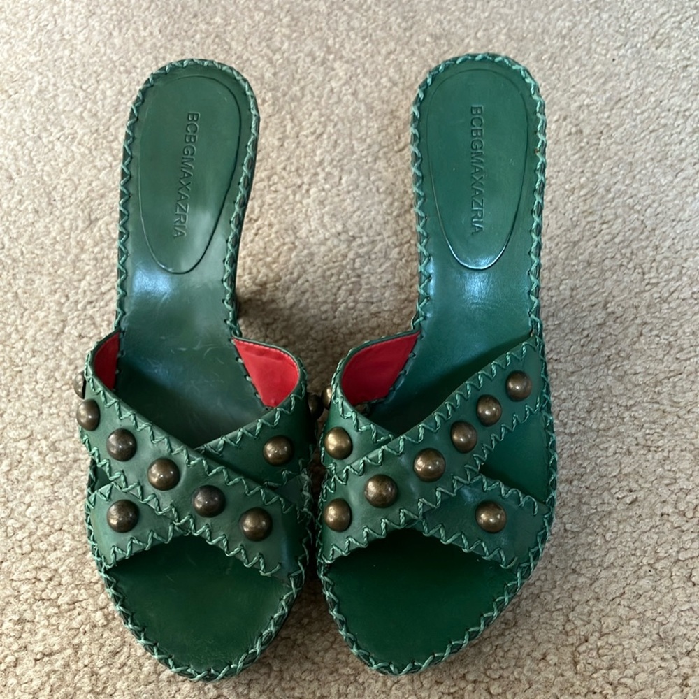 BCBG green slip on wedge w metal ball details NWT